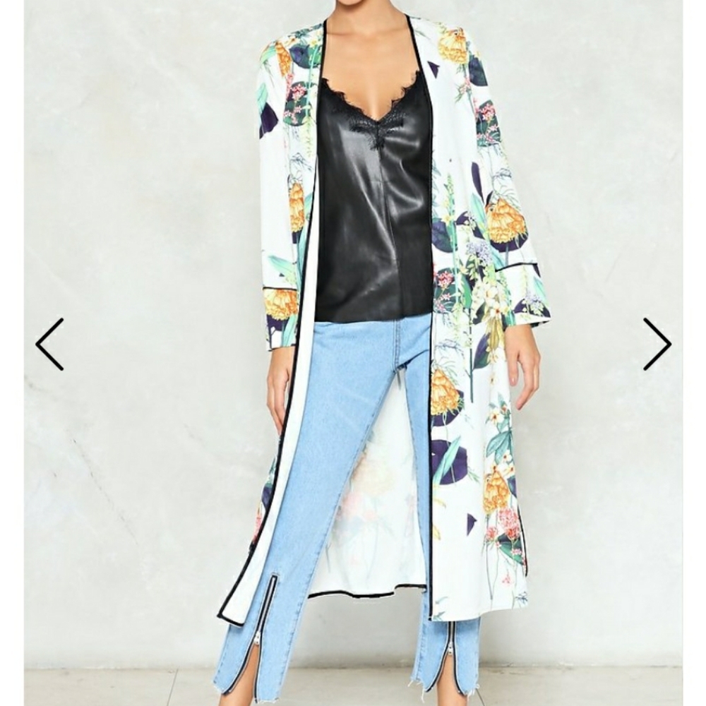 Nasty Gal IVIVI floral kimono